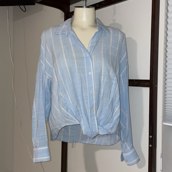 Core Life Soft Over the head Button down shirt with front knot. - Picture 1 of 7